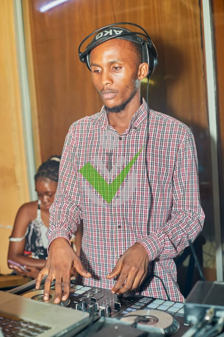 Claude SIMBAI