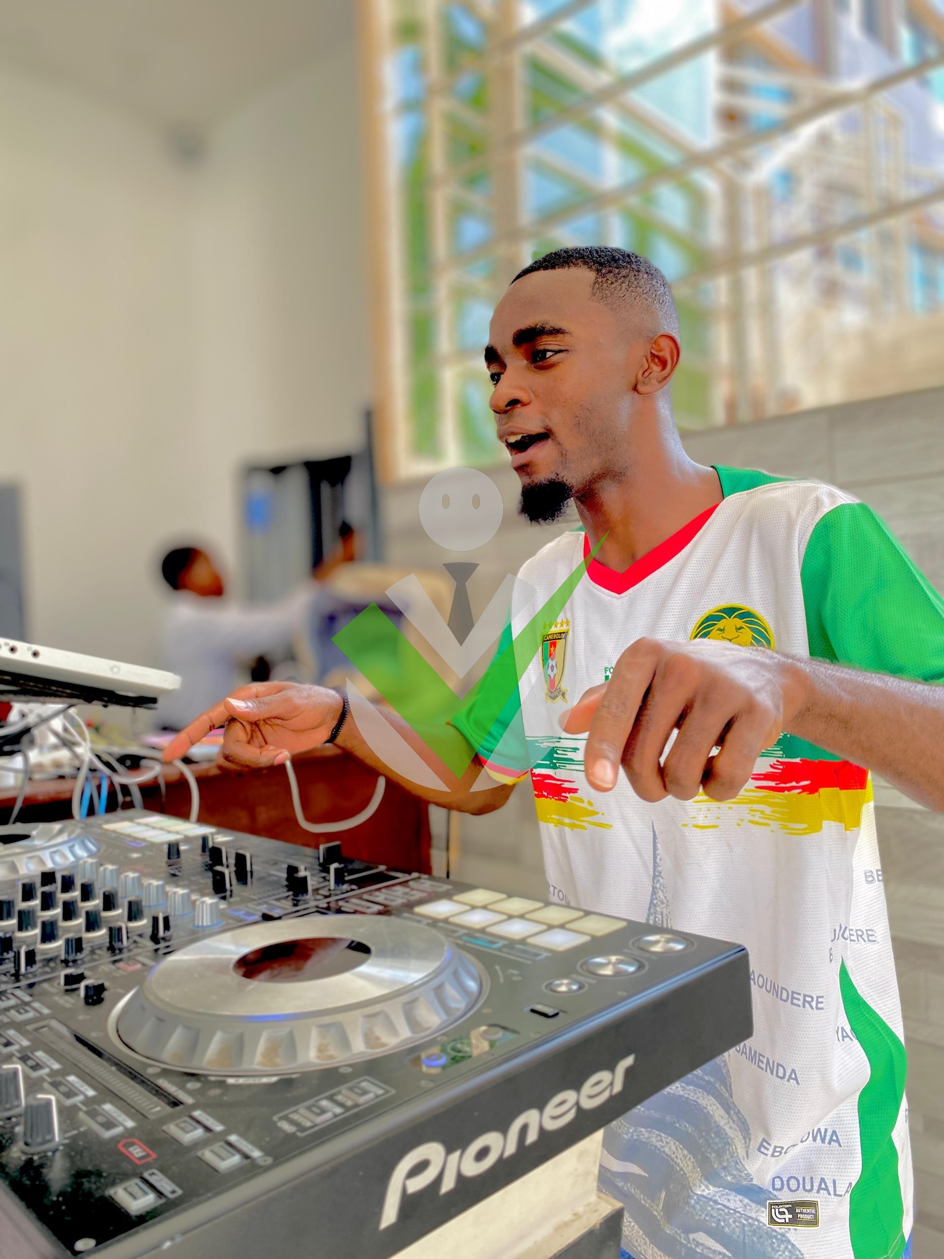 LA RUPTURE Azoo DJ KRYS
