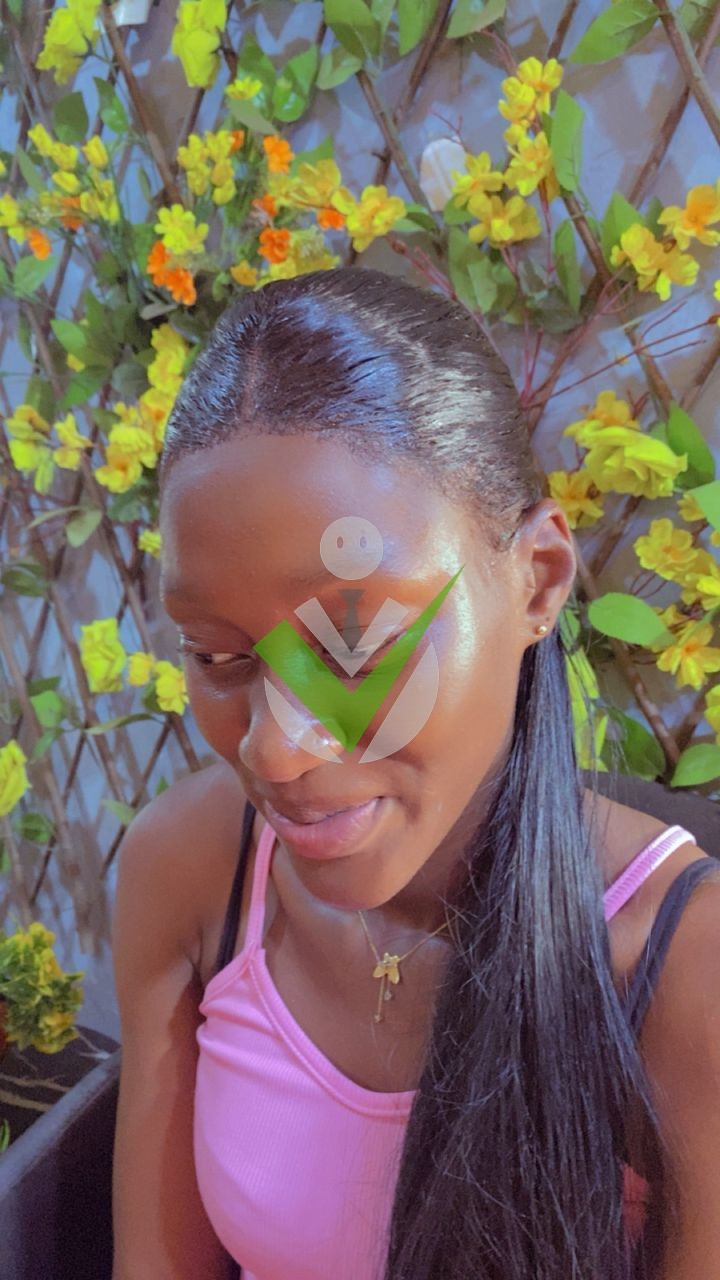 Mirabelle Signé