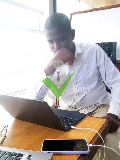 Njecky Éboumbou